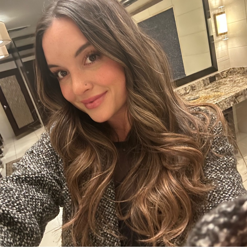 Meet your Posher, Claire